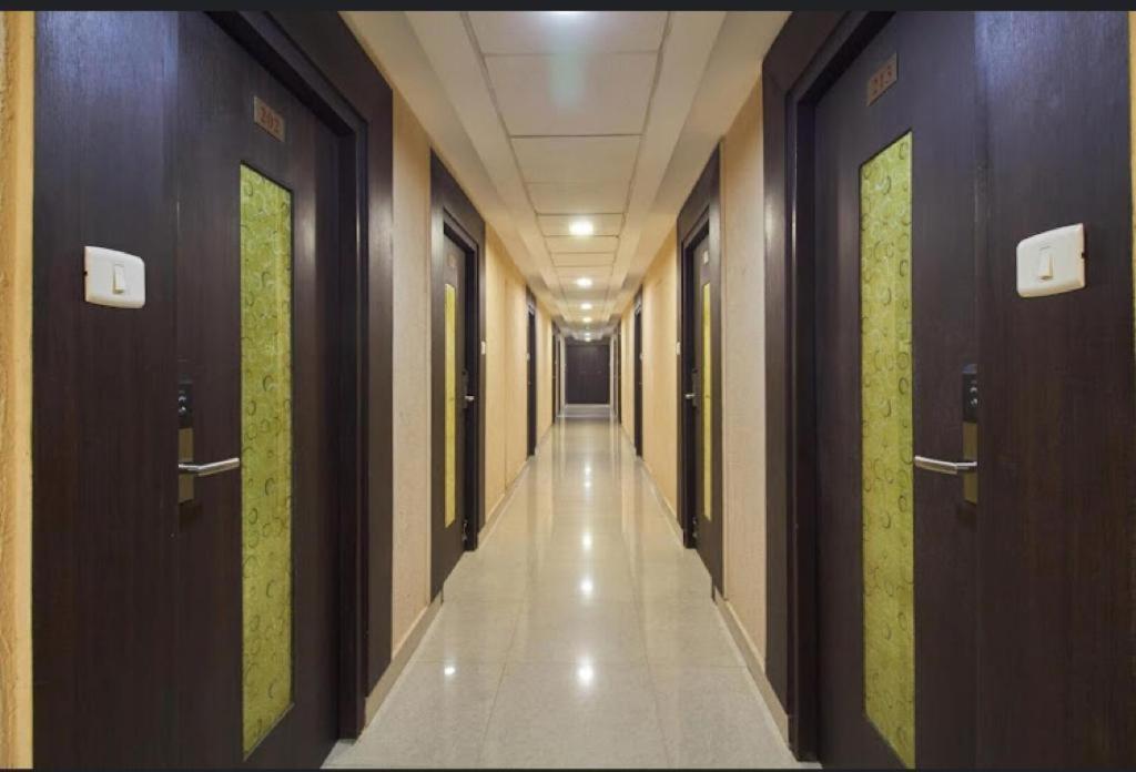 Ample Yard Hotel Chennai Esterno foto