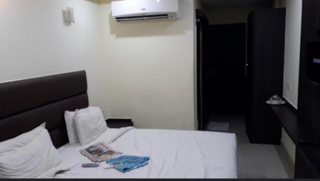 Ample Yard Hotel Chennai Esterno foto